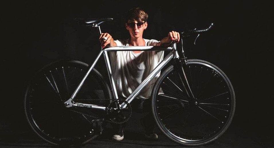 Vicky Carbonneau: « Avec le vélo, les filles se découvrent, se libèrent. »